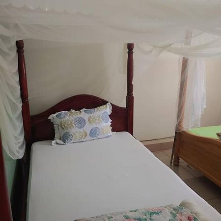 NEW AFRICAN VILLAGE Entebbe Exterior foto